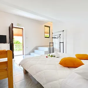 Maca Apartament Sikovo